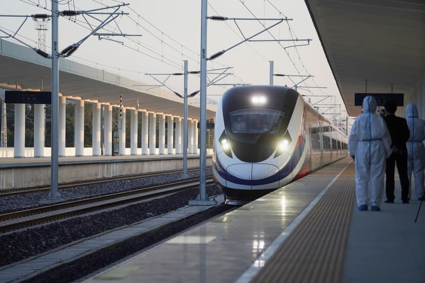 Ground and rail cargo movement
